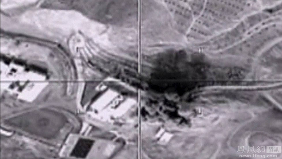 俄空袭叙利亚战机 投弹瞬间画面