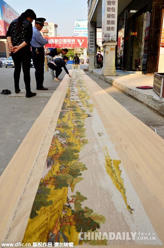 安徽女子4年绣出18米《清明上河图》