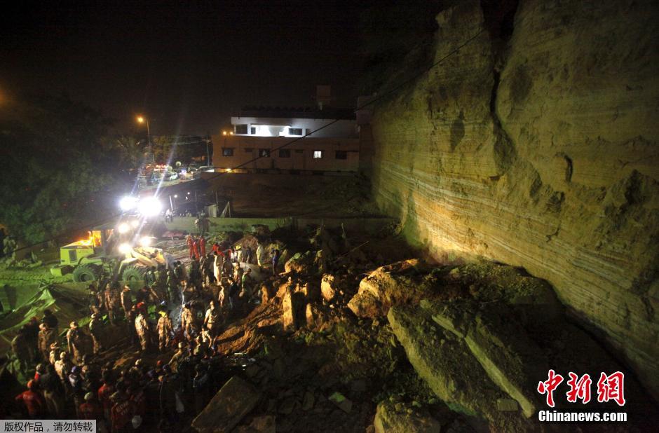 巴基斯坦卡拉奇发生山体滑坡 造成13人死亡