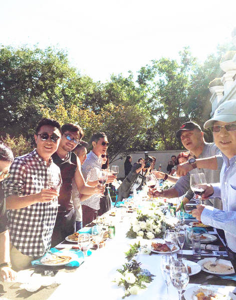 刘烨为爱子诺一办盛大生日会 夏克立邹市明换妻互吻