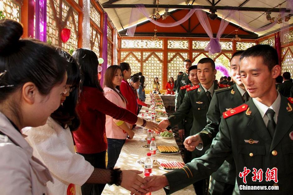 新疆边防举办单身派对为戎边官兵解决婚恋难题