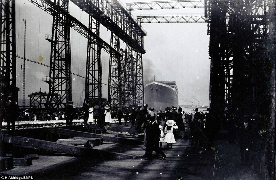 泰坦尼克号未曝光试水旧照将拍卖 时隔103年