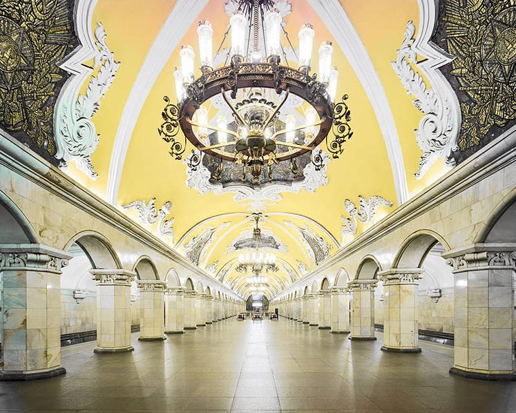 镜头下的莫斯科地铁：建于1935年的奢华画风