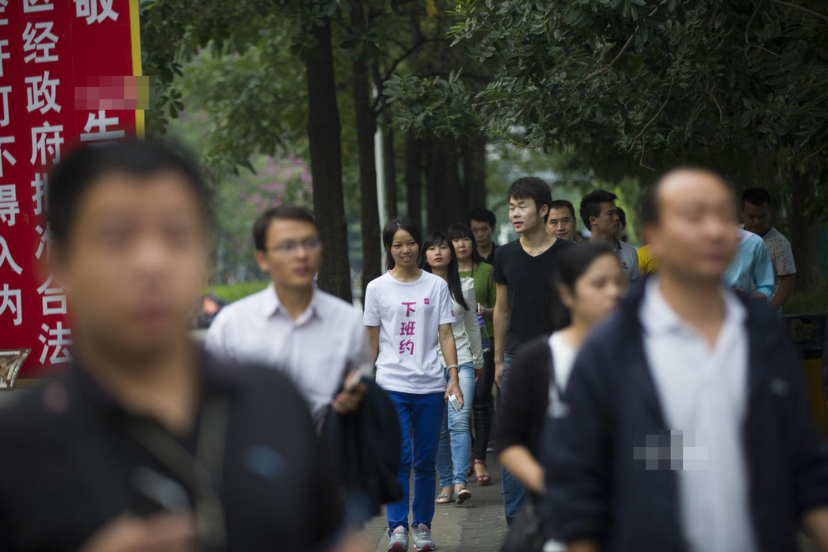 揭秘富士康女工做兼职：每晚新交多名男朋友