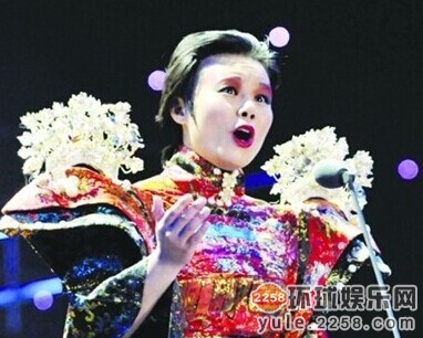 女星当年丑样被扒光 她们也有出糗的时候！