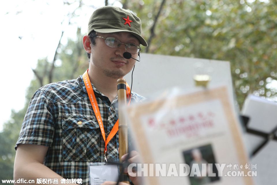 上海首批高学历持证街头艺人“上岗”一周年