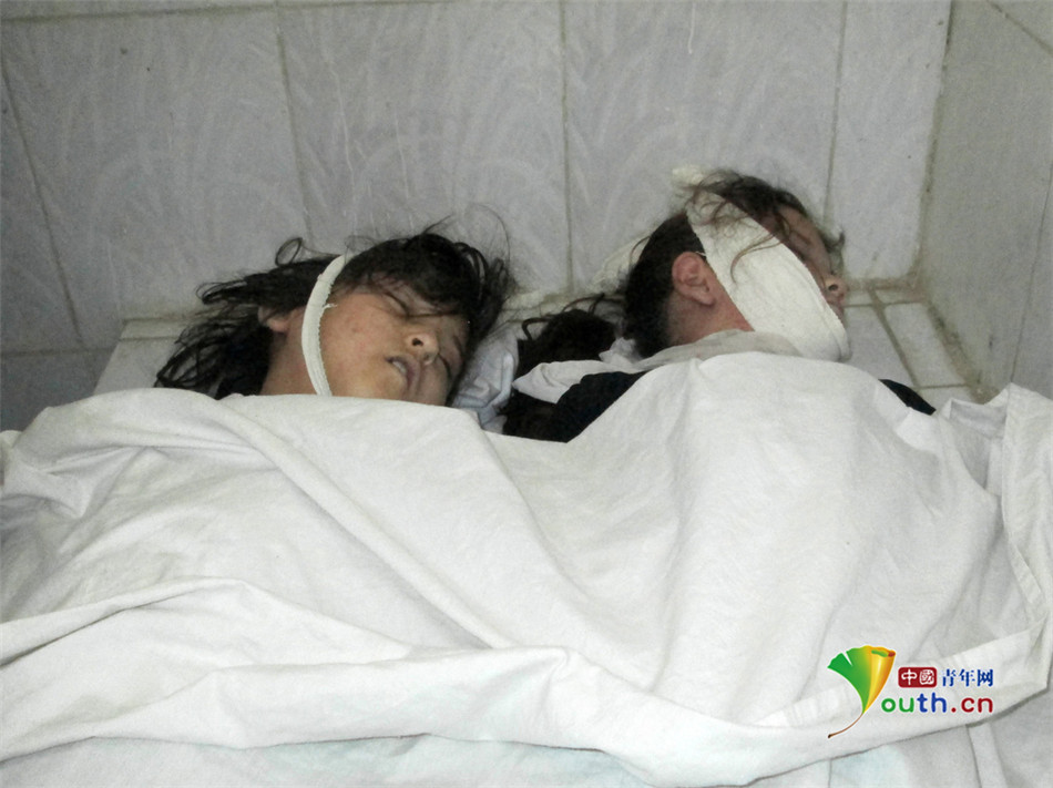 阿富汗一学校因地震发生踩踏 12名女生死亡