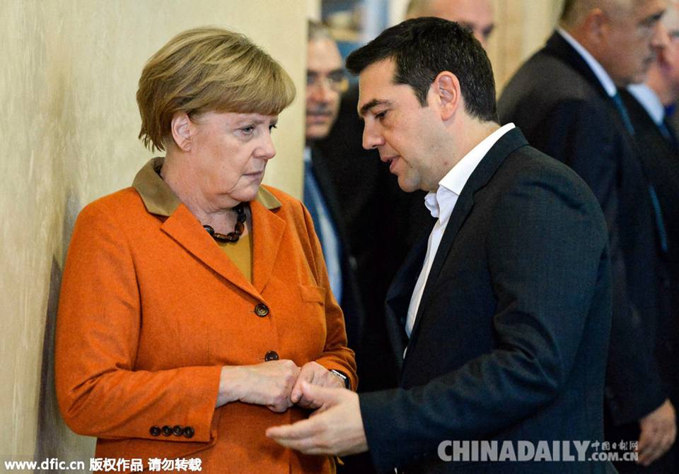 德国总理默克尔遭希腊总理“壁咚”