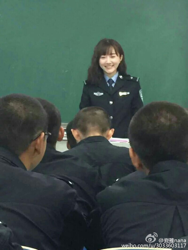 河南最美女教师 任职警校 上课被 围观 [1]