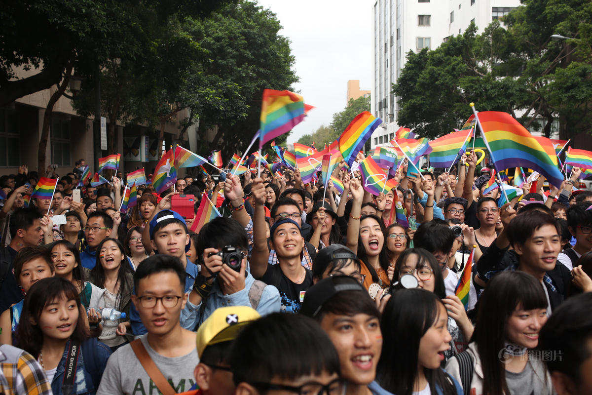 内地2千“同志”参加台湾同性恋大游行