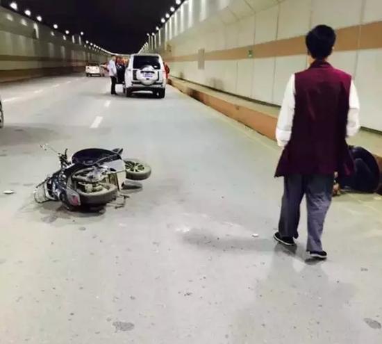 美女主播深夜好心救人被讹 遭伤者野蛮攻击