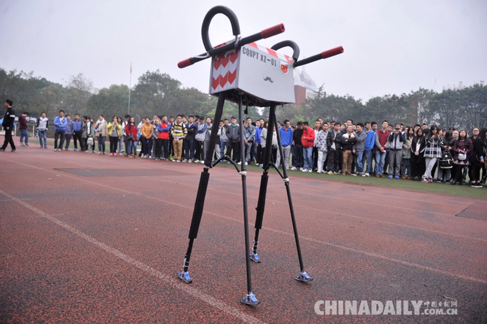 中国步行机器人持续行走134公里打破吉尼斯世界纪录