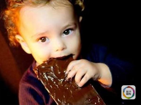 一岁幼童误咬剧毒蛇 人没事蛇死了
