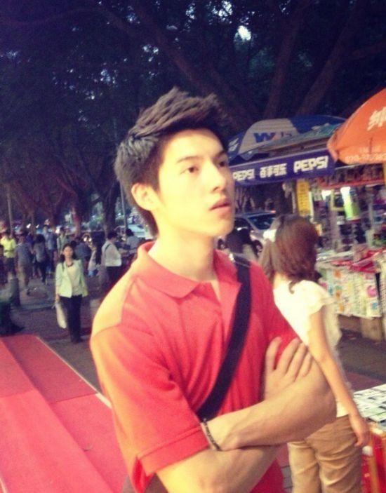 交警帅到交通堵塞 盘点爆红网络民间男神