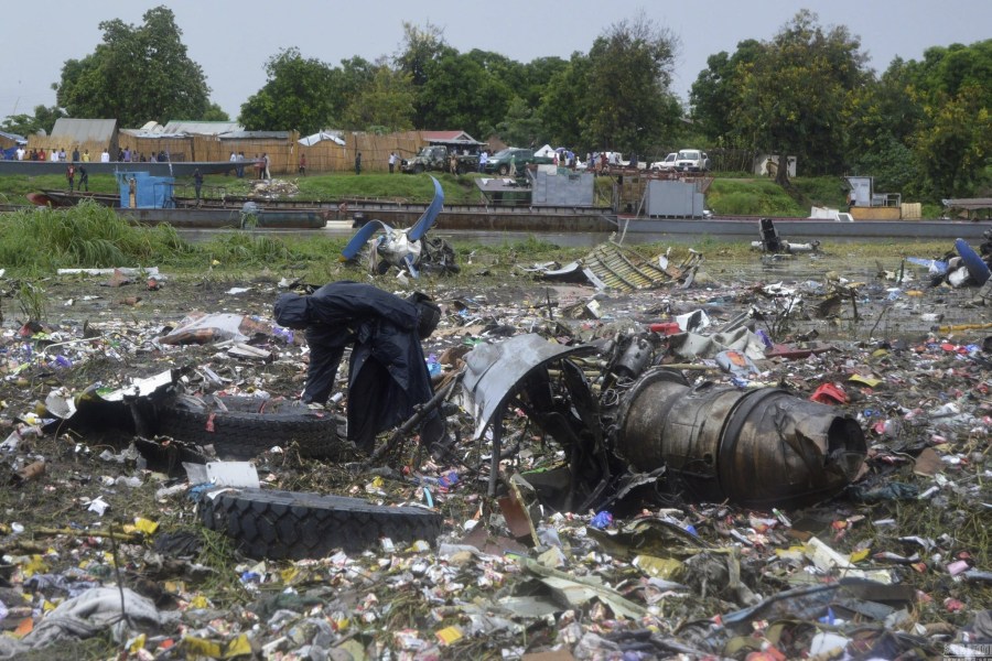 一架俄罗斯运输机在南苏丹坠毁 41人遇难
