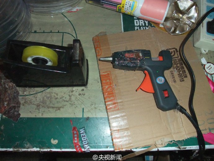 网店喜糖藏猫腻 过期超一年
