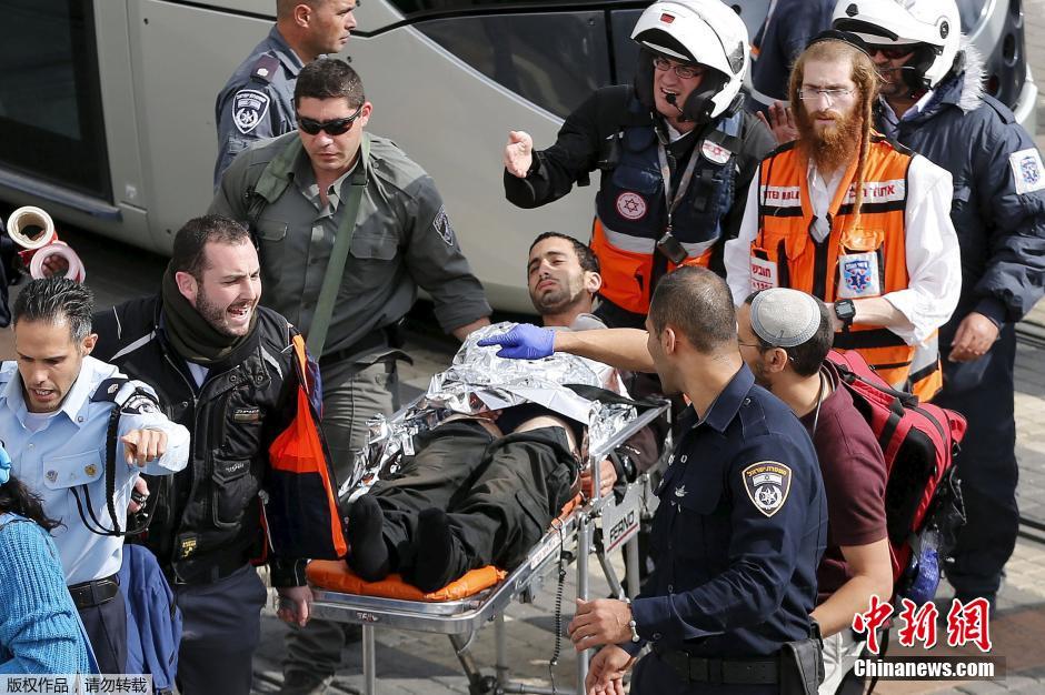 巴勒斯坦男孩持刀袭击以色列士兵被捕