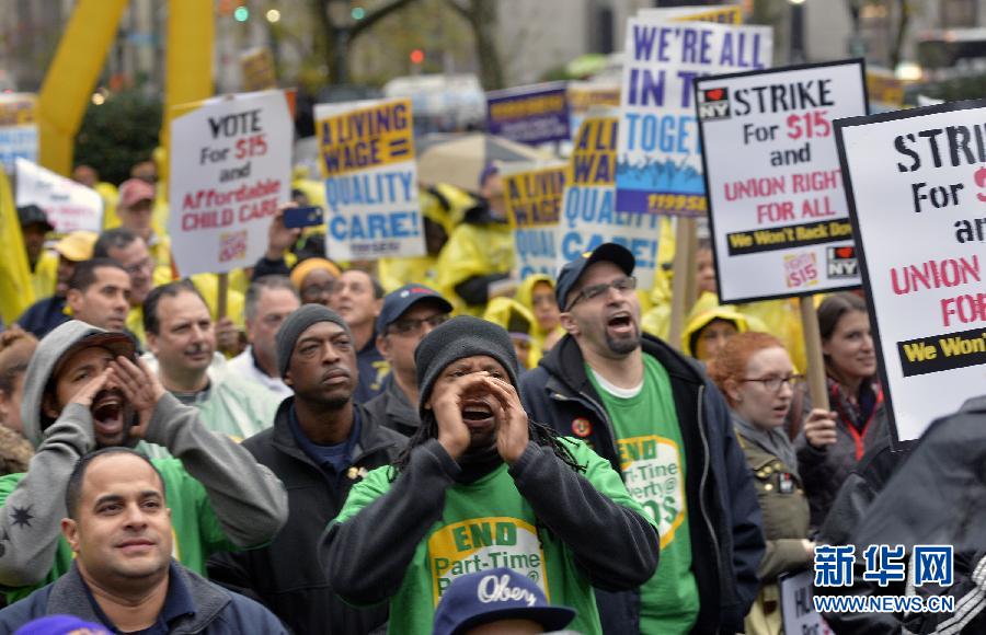 美国快餐店工人罢工 要求提高最低工资