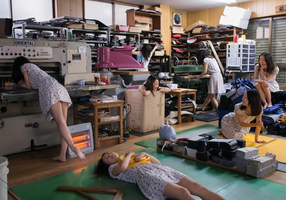 日本创意摄影：女克隆人的世界