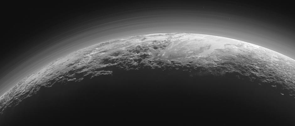 不仅地球 冥王星也有雾