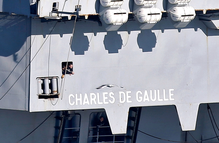 法国出动戴高乐号航母打击伊斯兰国