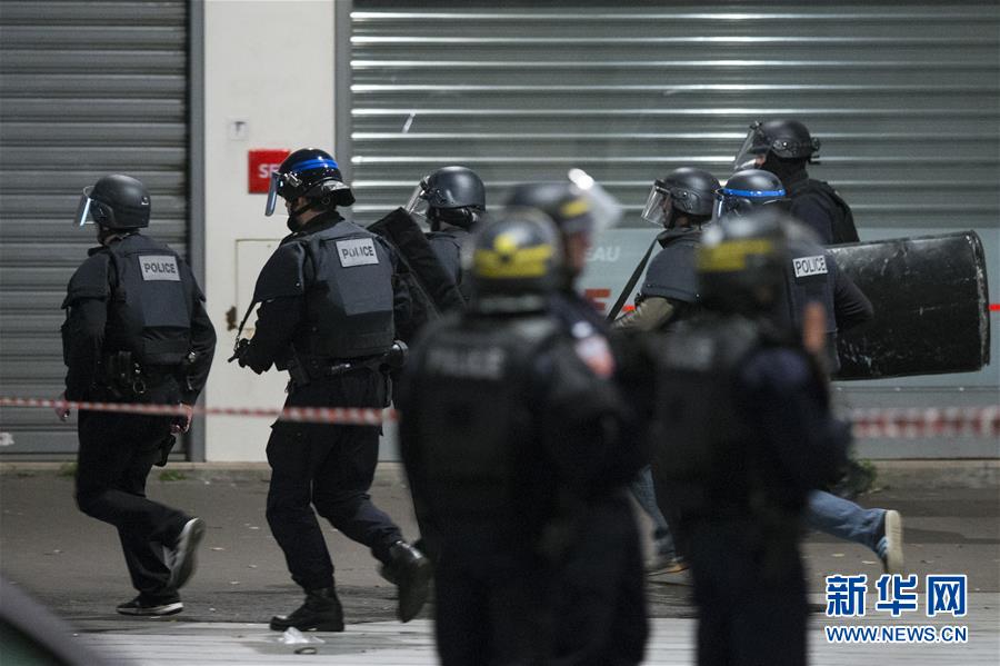 法国抓获8名恐怖嫌疑人 巴黎恐袭案幕后主使尚未抓获