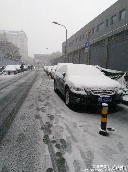 北京大到暴雪持续 下周气温跌破极值