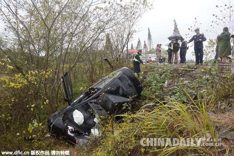 湖南107国道岳阳段发生连环车祸致2死3伤
