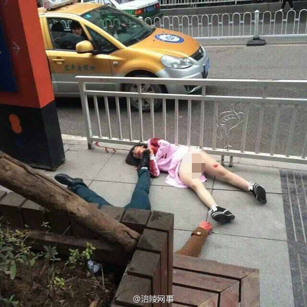 重庆：男子持刀捅杀一名女性后自杀