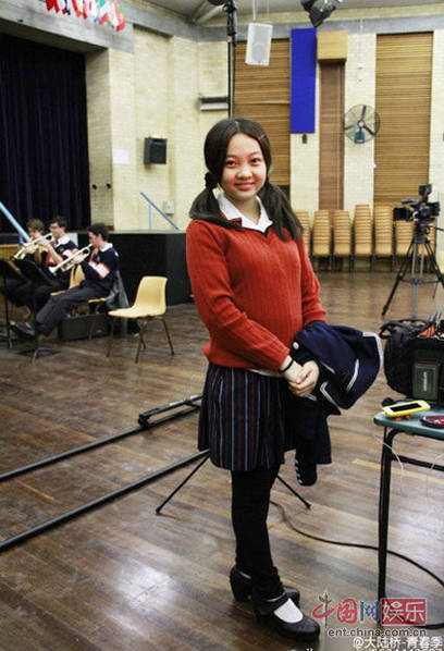 林妙可晒彩排照被指长残 盘点20位童星今昔对比照