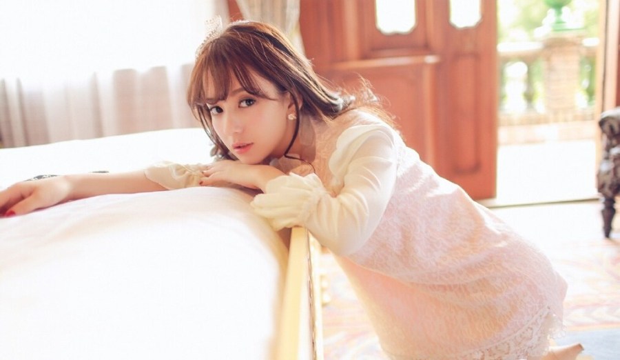 郭富城女友曾是LOL安妮Coser 王思聪笑了