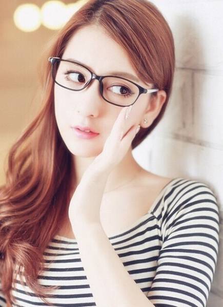郭富城女友曾是LOL安妮Coser 王思聪笑了
