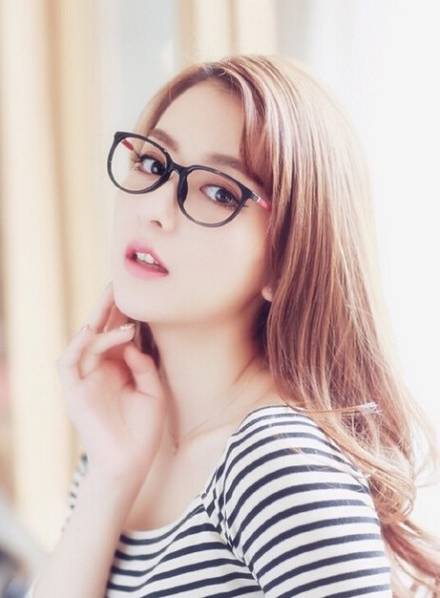郭富城女友曾是LOL安妮Coser 王思聪笑了