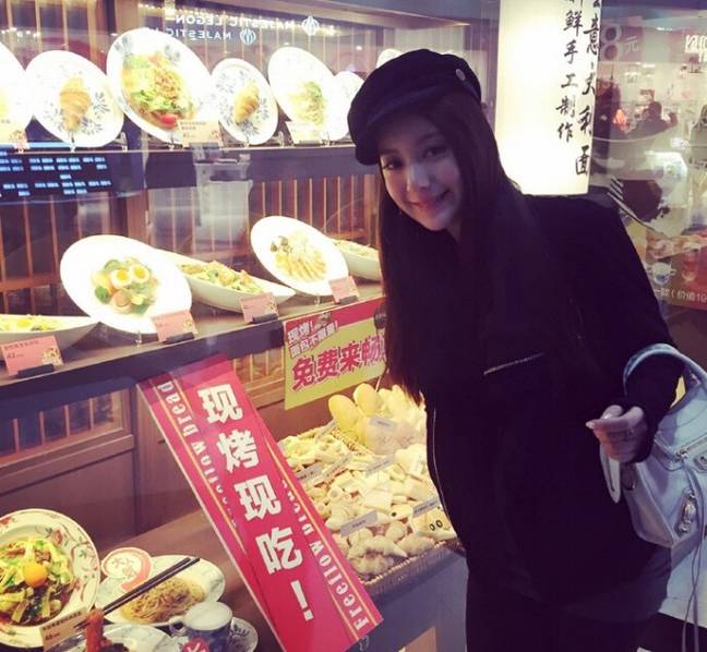 郭富城女友曾是LOL安妮Coser 王思聪笑了