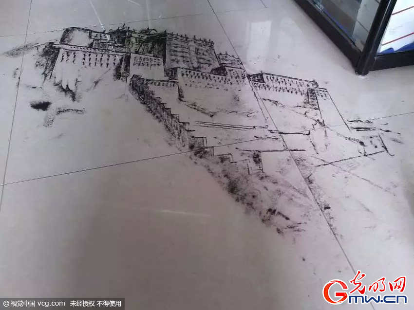 河南:理发师用碎头发"画"出《玛丽莲·梦露》