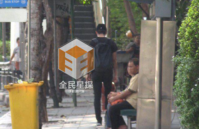 钟汉良疑隐婚被坐实 酒店与妻女团聚