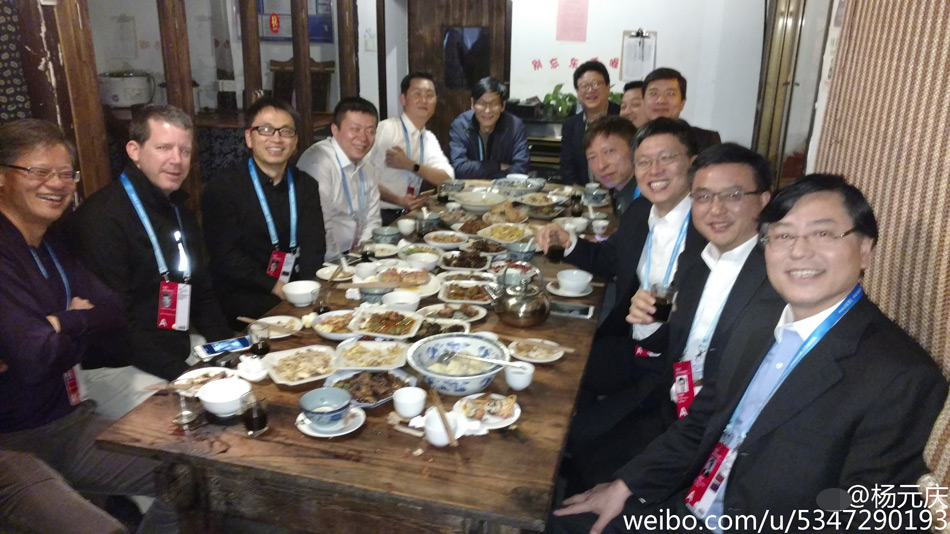 互联网大佬聚餐为雷军庆生