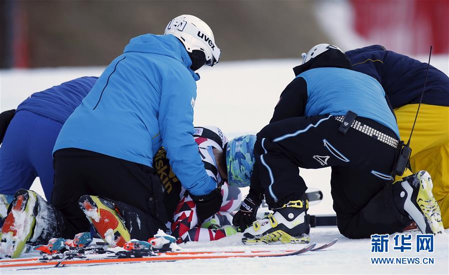 高山滑雪奥运冠军受重伤 被空运至医院