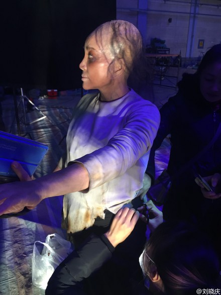 刘晓庆演大反派 秃头造型引热议