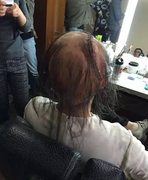 刘晓庆演大反派 秃头造型引热议