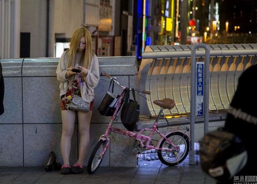 日本夜幕下的站街女：偏爱40岁事业型大叔