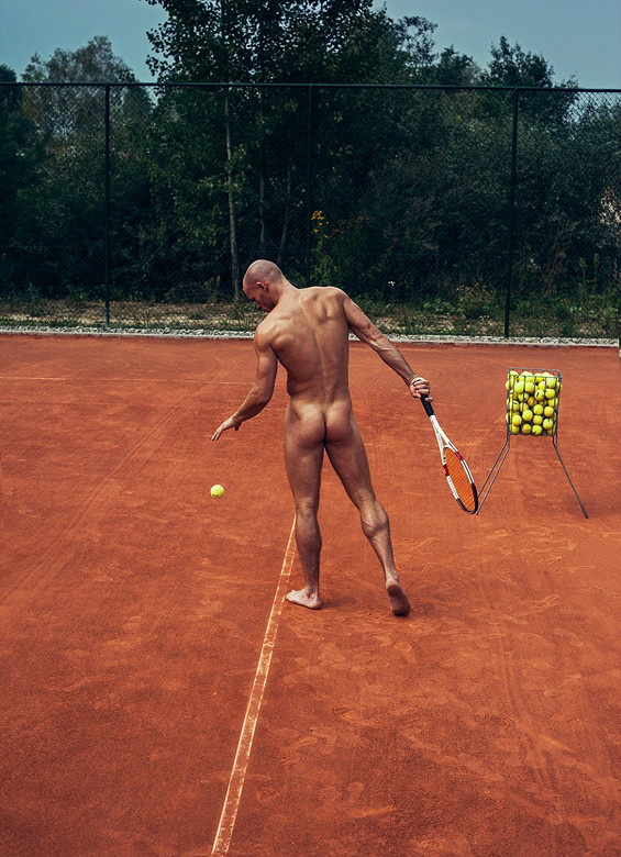 波兰运动员拍裸体日历