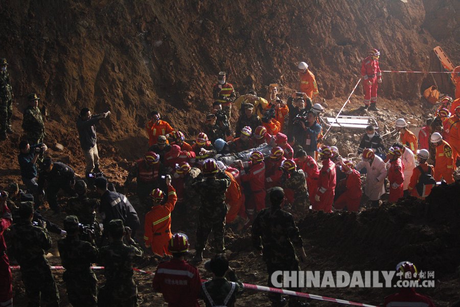 深圳滑坡灾害首名获救幸存者生命体征稳定