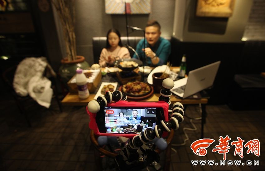 网络直播掘金者：录游戏视频有人月入数十万元