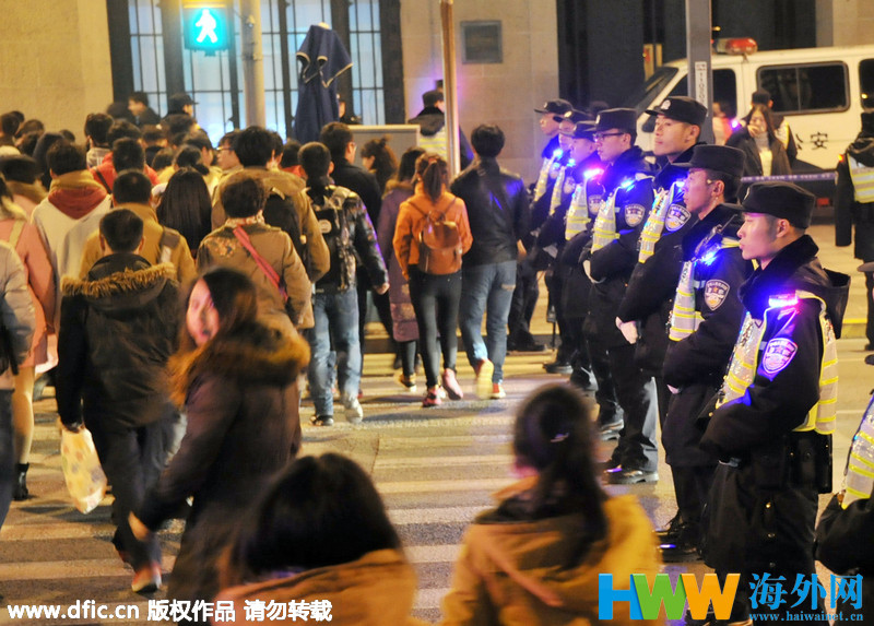 守护者！跨年夜警察各地保平安