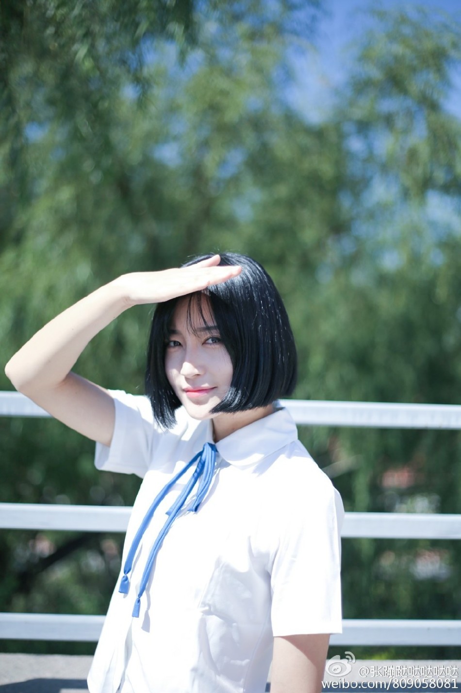 公安大学校花晒校园照 会军体拳的萌妹子