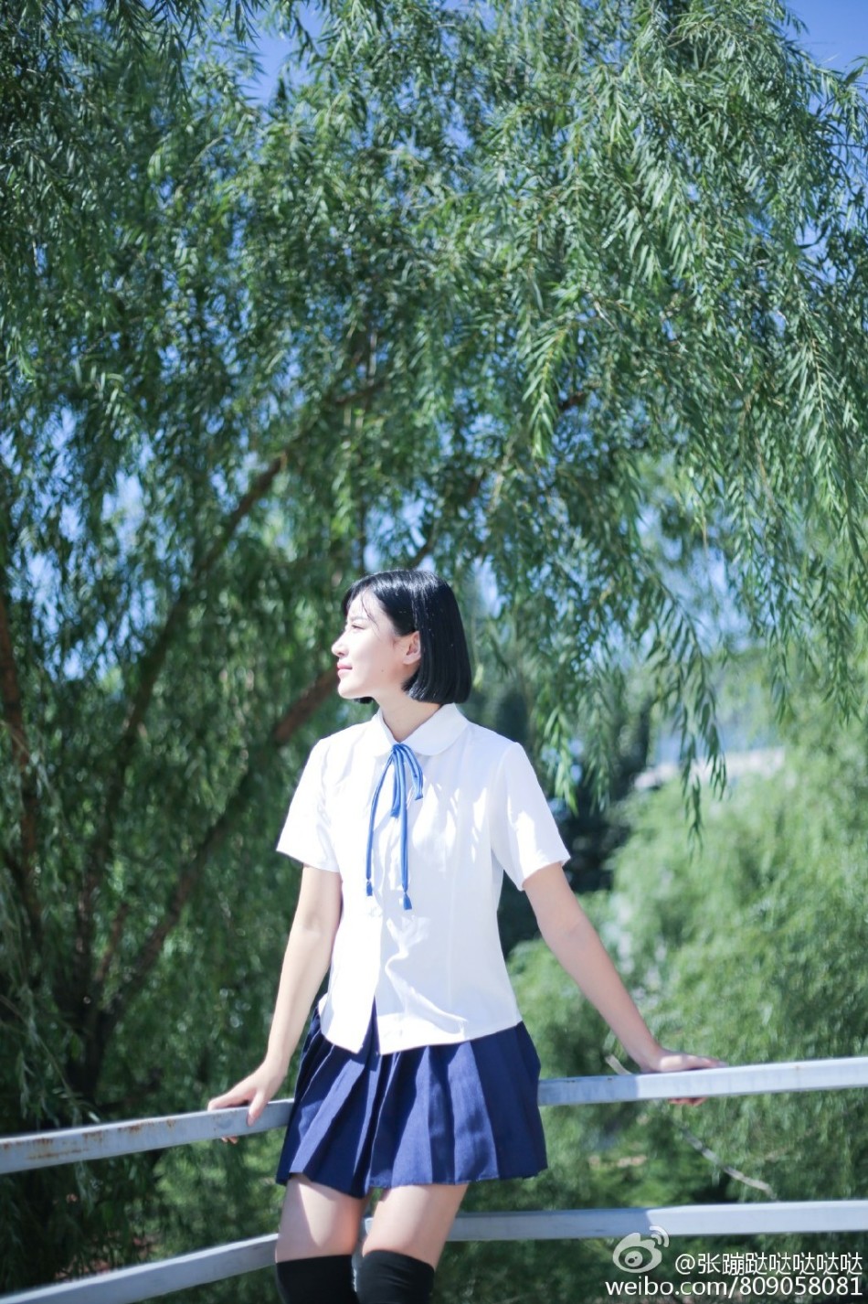 公安大学校花晒校园照 会军体拳的萌妹子