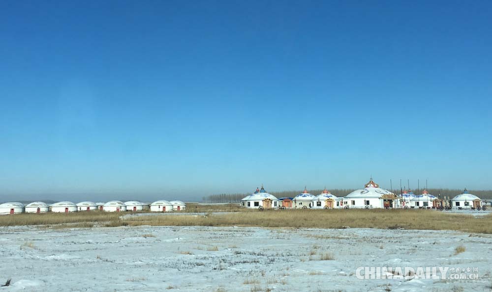 “冰雪之冠”黑龙江 雪地温泉70℃温差鲜体验