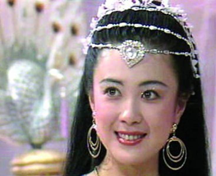 昔日最美“妖后”如今长这样，她51岁了……