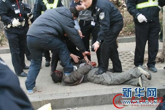 妻子出轨兄弟 男子枪杀6人获死刑